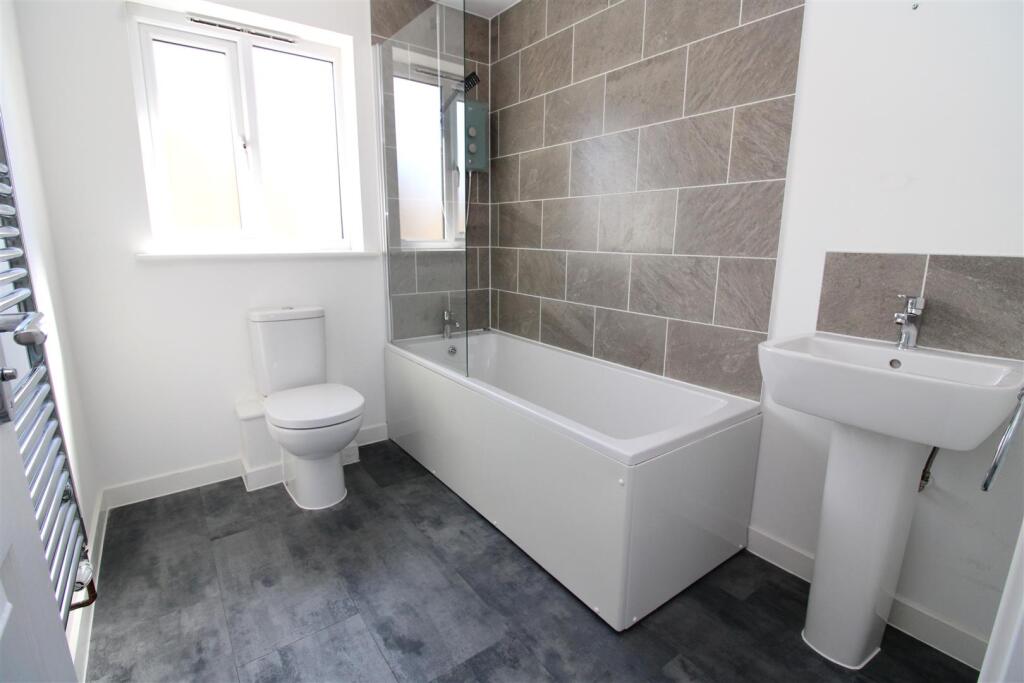Family Bathroom.JPG