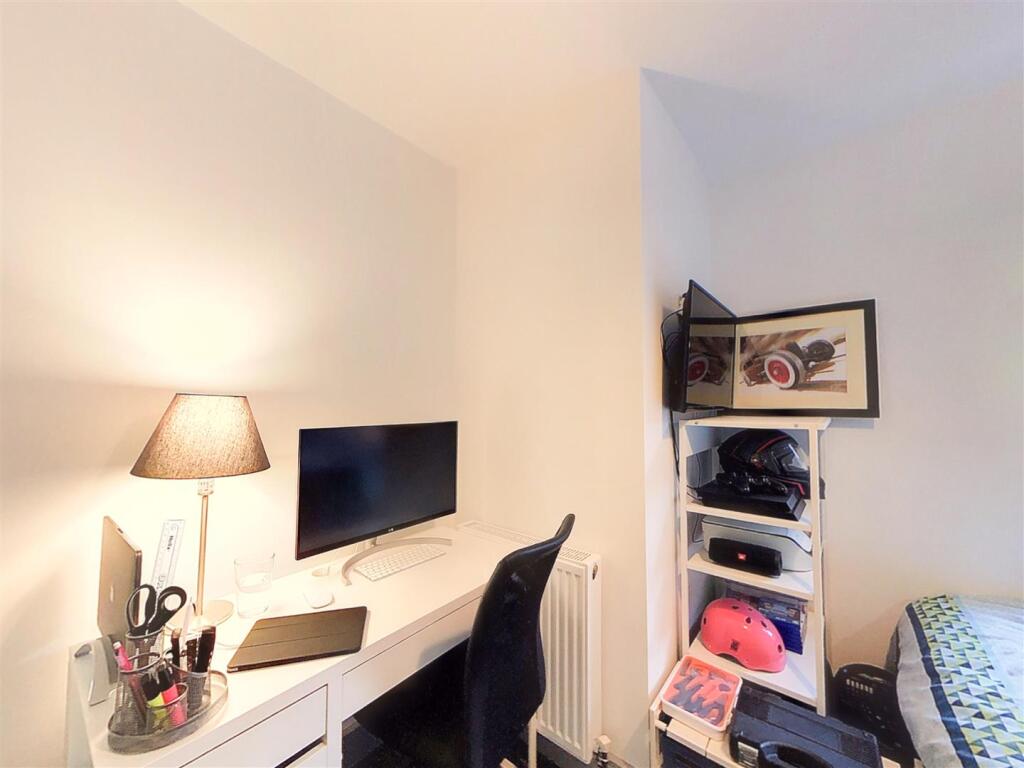 Screenshot 2024-10-0