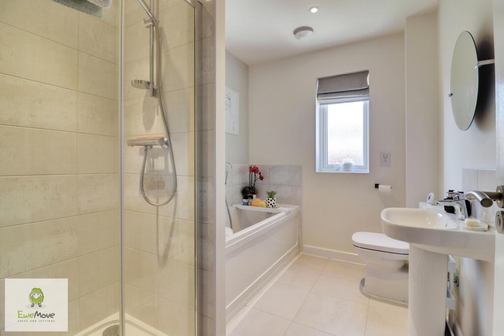 Bathroom Harrier Way EweMove Cannock