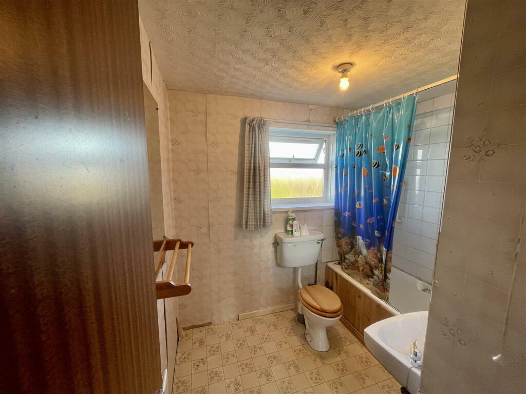 Bathroom.jpeg