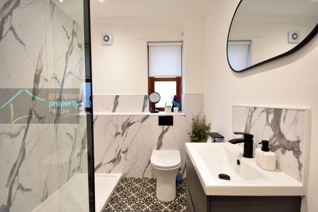 shower room 2 .JPG