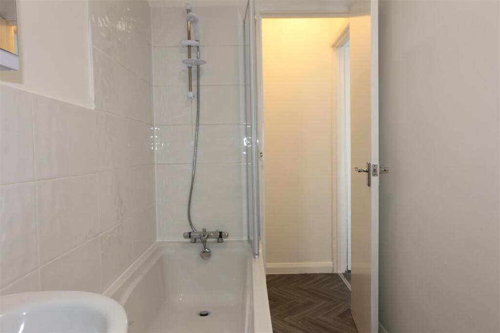 4, 30 BLOOMSBURY PLACE (9).JPG