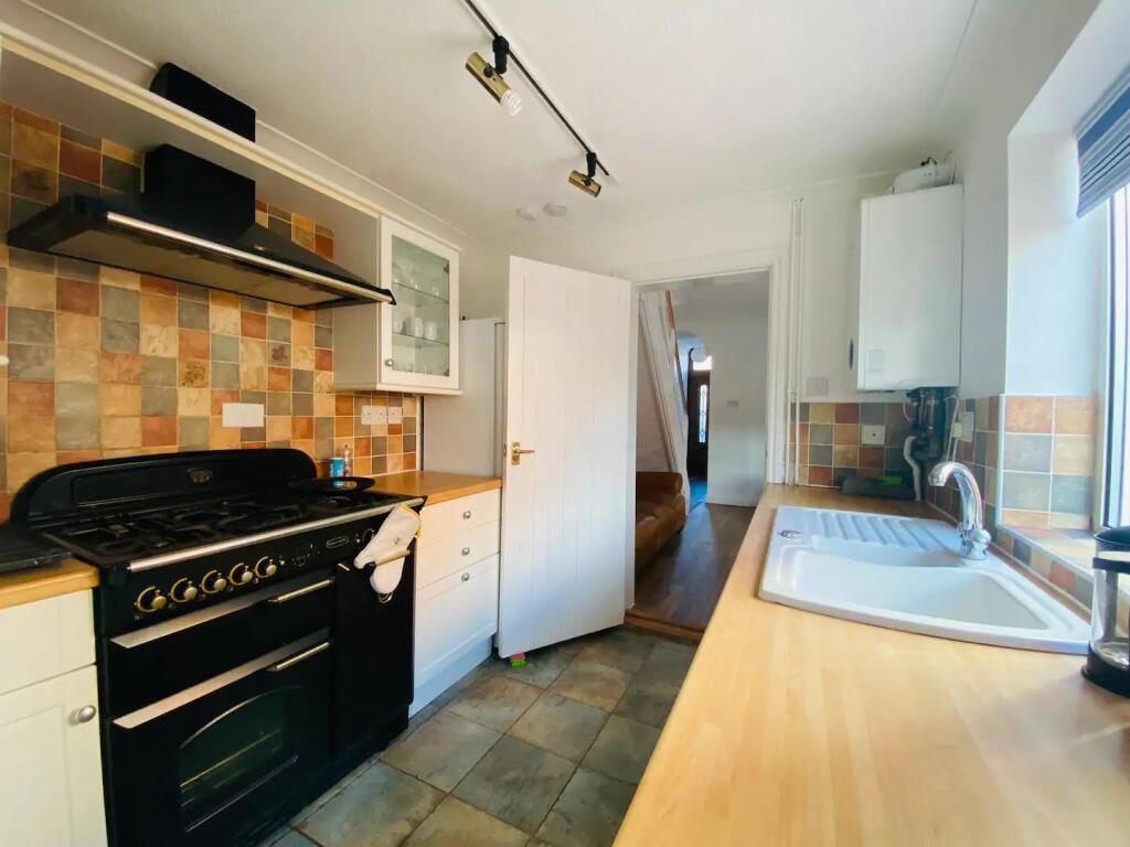 Kitchen II.jpg