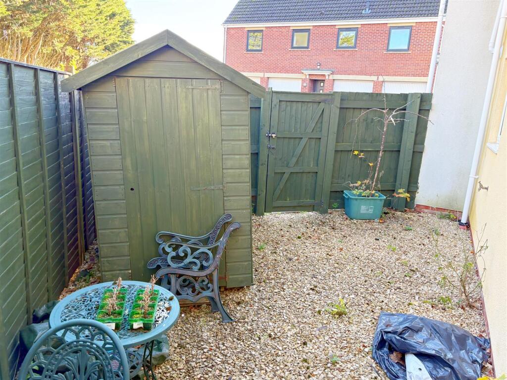 Garden to rear.jpg