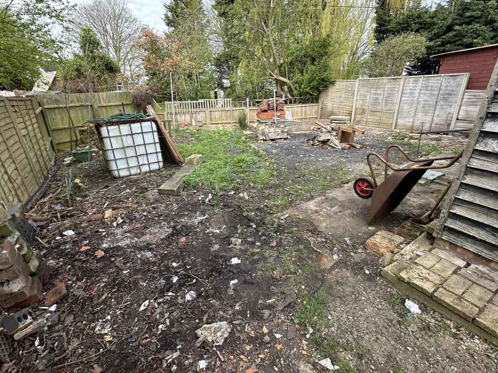 Garden 1.JPG