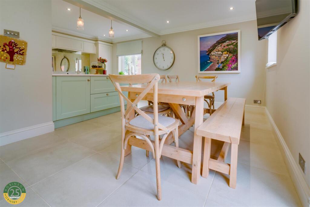 Dining Room 1.jpg
