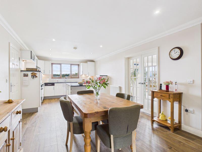 kitchen/dining room