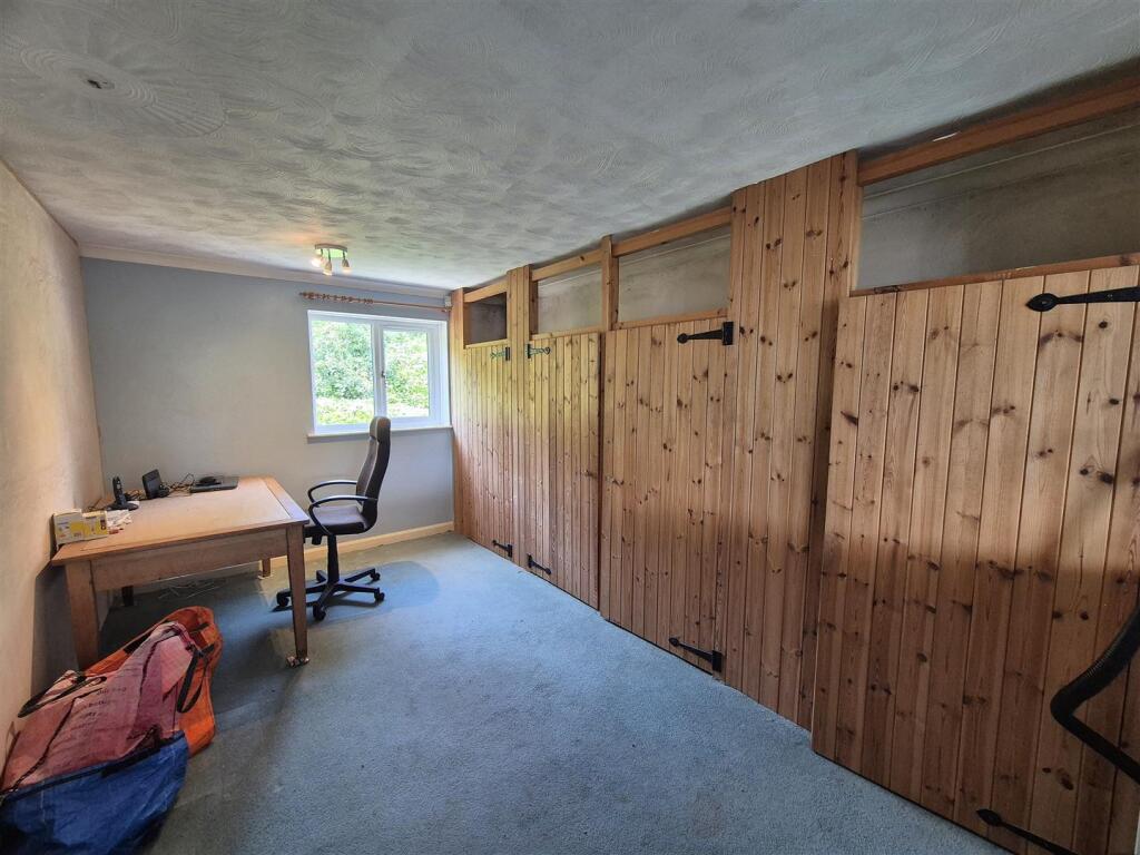 Bedroom 3 (2).jpg