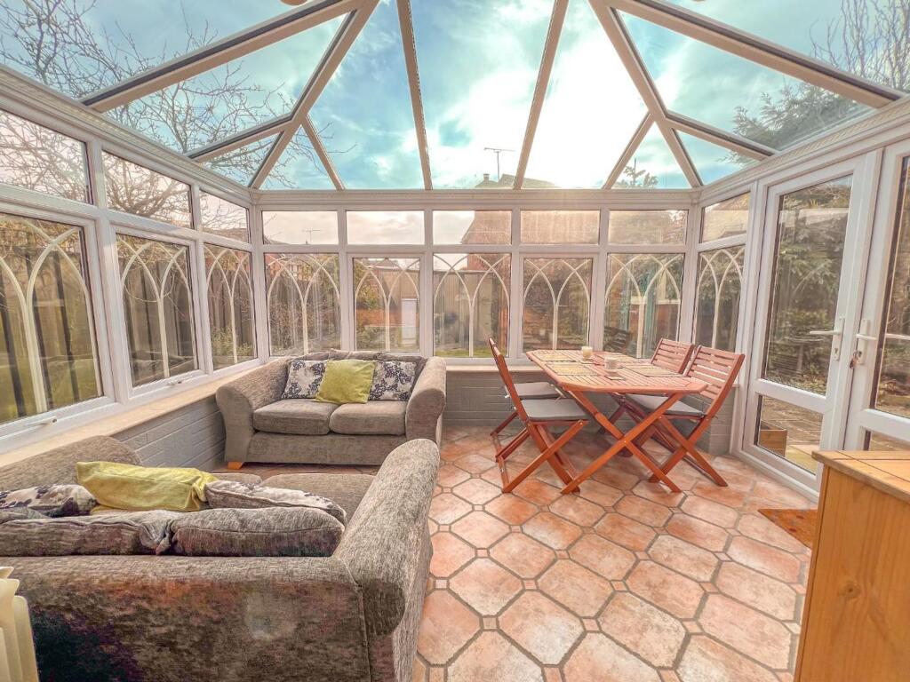 Gloucester Cl. Image-13.jpg