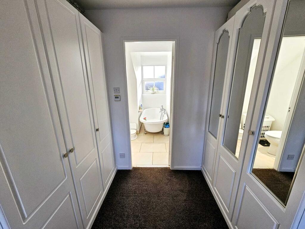 de3c0352-fb13-4f47-a07f-9b667c145447