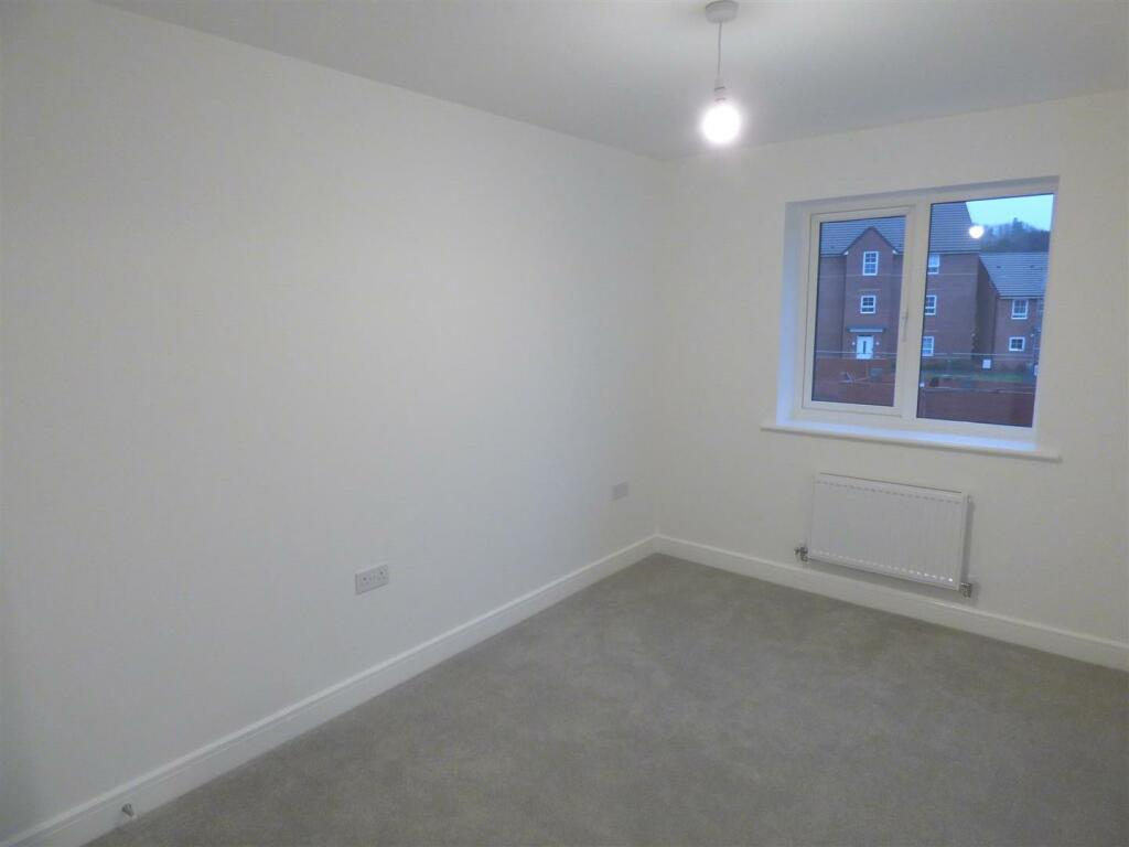 Bedroom 1.JPG