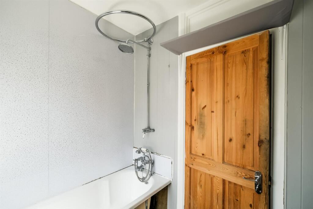 284 Hall Lane-2_web.jpg