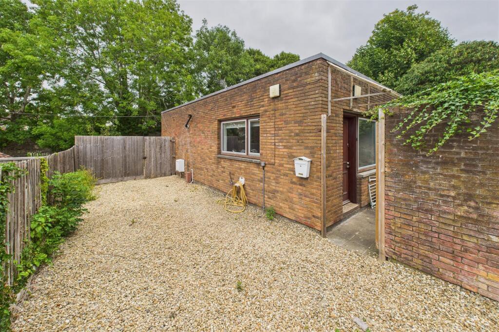 1A Shaplands, Stoke Bishop, Bristol BS9 1AY | A Fr