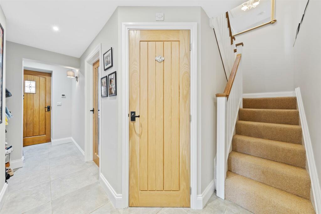 WhiteCottageWeb10.jpg