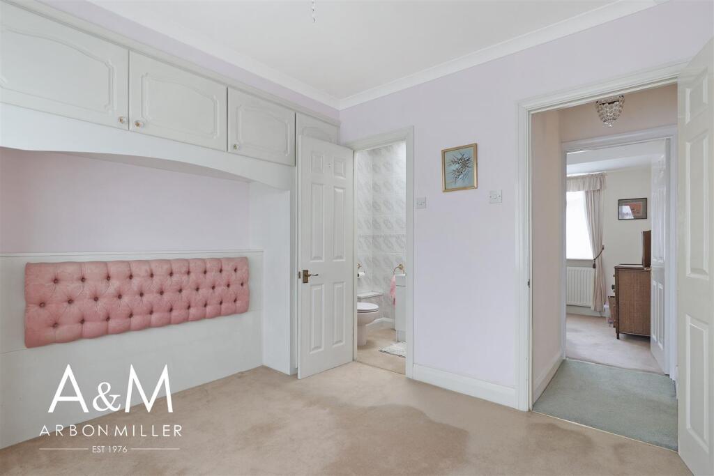 Bedroom/En-suite