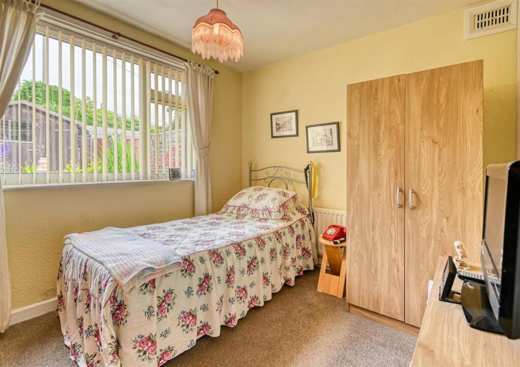 40 Ludlow Road-3.jpg