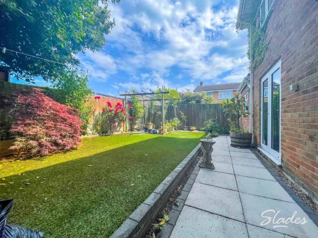 103 Meadway garden m