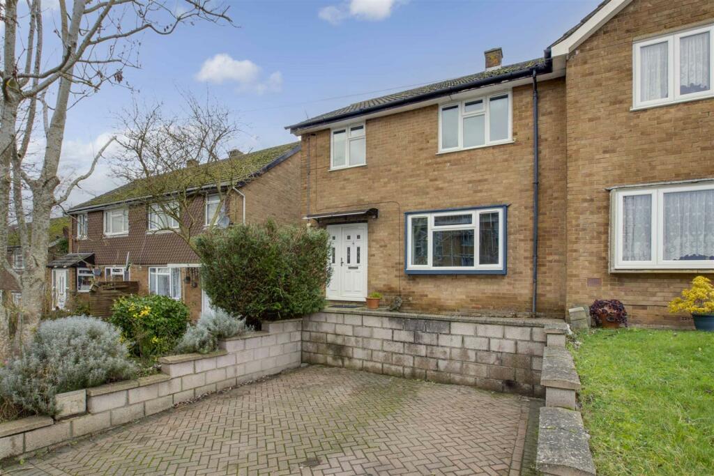 93 Gayhurst Road, HP13 7XJ (LOW RES)-14.jpg