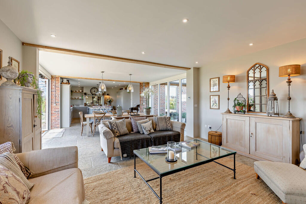 8644635-interior0...