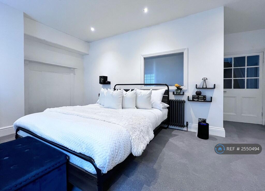 Double Bedroom With Ensuite