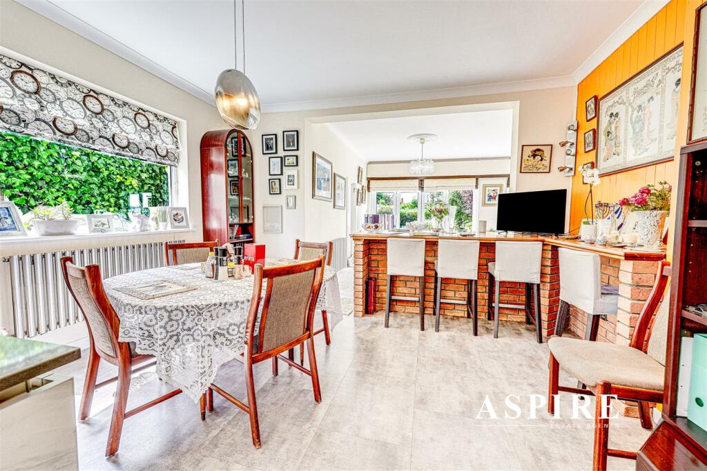 Crowstone Water1021.jpg