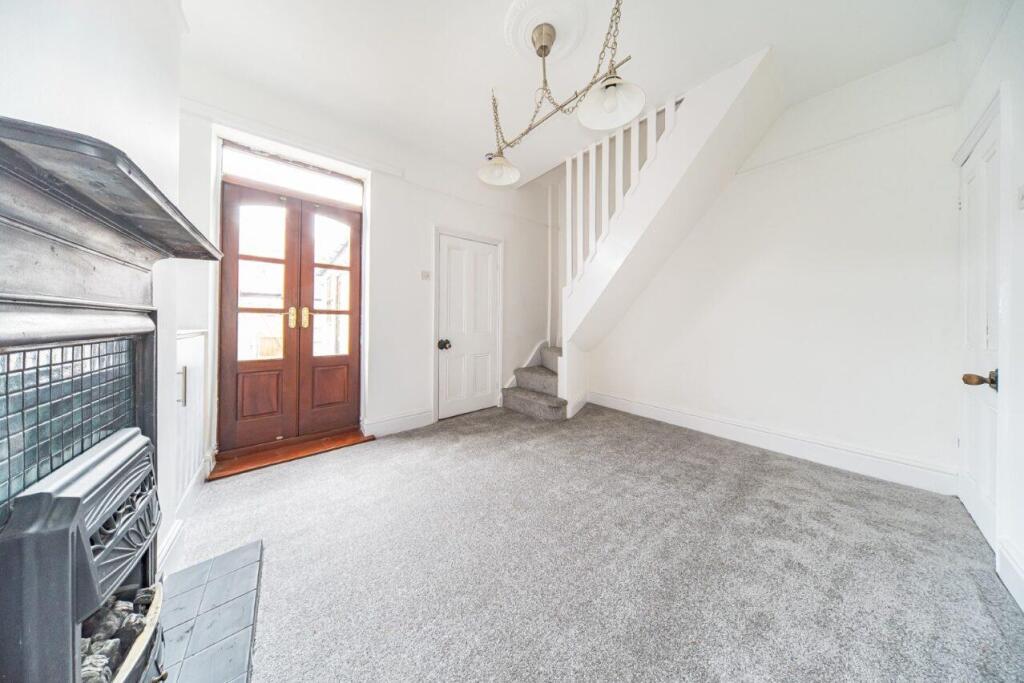 46 Columbia Road sitting room 2.jpg