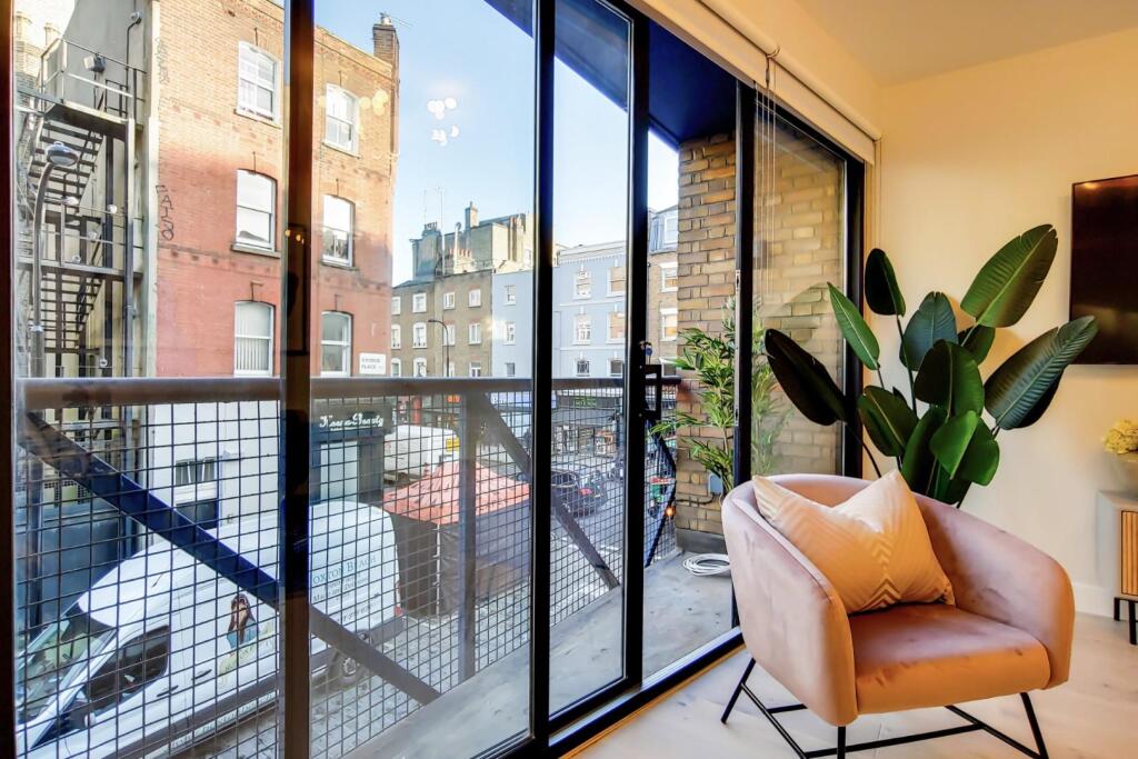 3_Balcony-1.jpg
