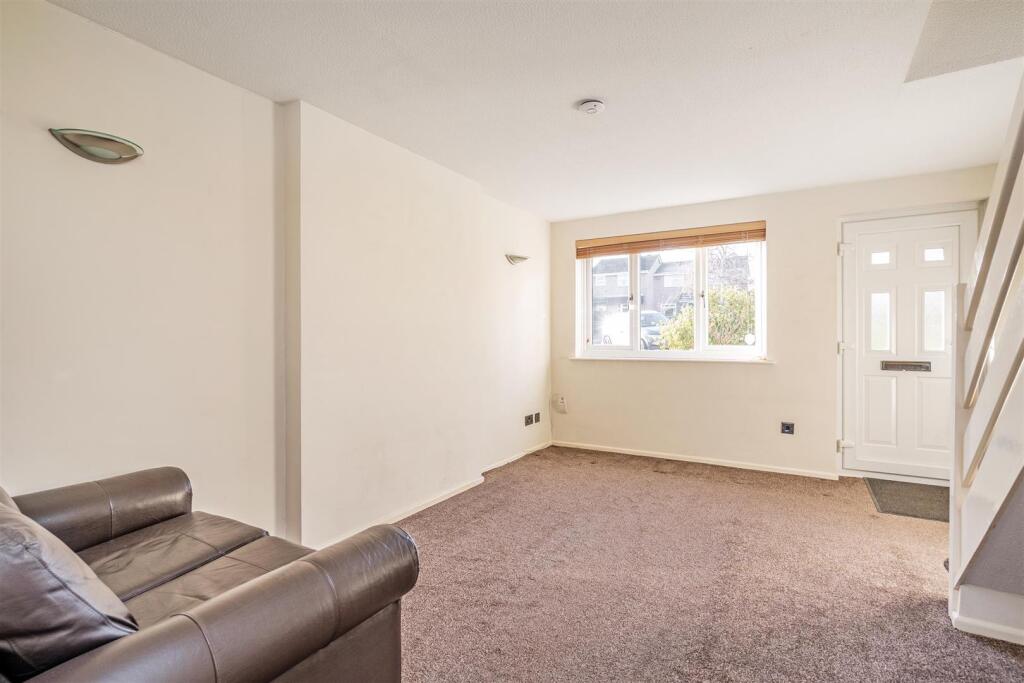 28 Whitemoor Drive-5_lo.jpg