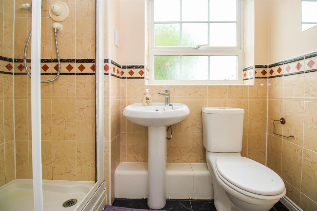 EN SUITE SHOWER ROOM/W.C.