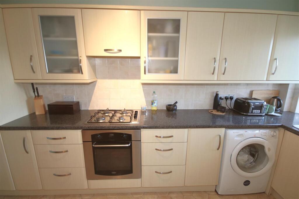 Kitchen b.JPG