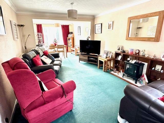 11 Hamilton living 2.jpg