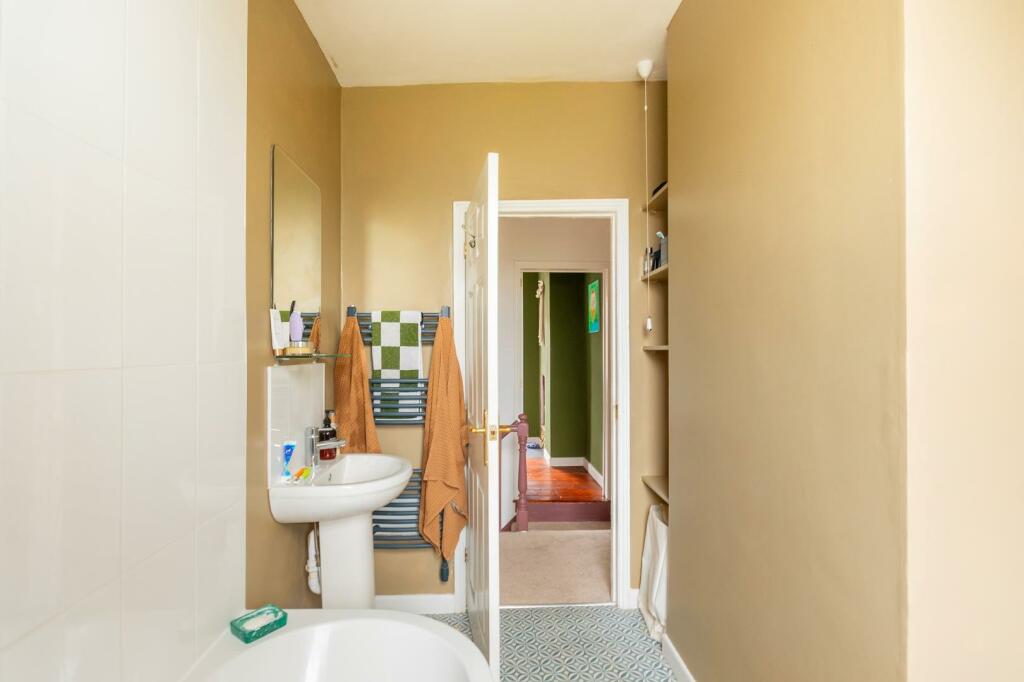 7O9RBN - Bathroom A.jpg