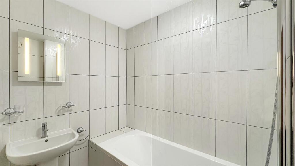 Bedroom Two En Suite