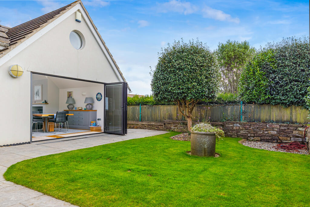 8 Bi-fold From Garden25 Start Bay Park Strete - 25