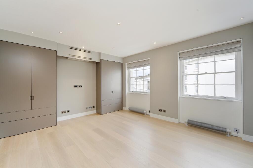 6, 93 Eaton Place...