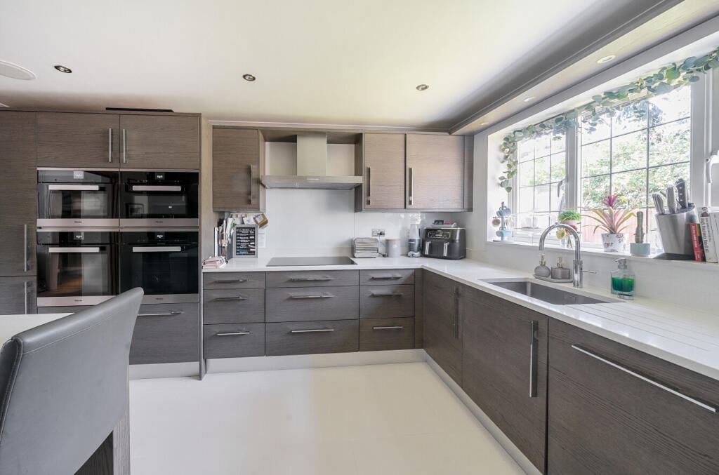 5-681b28dd52596-1...