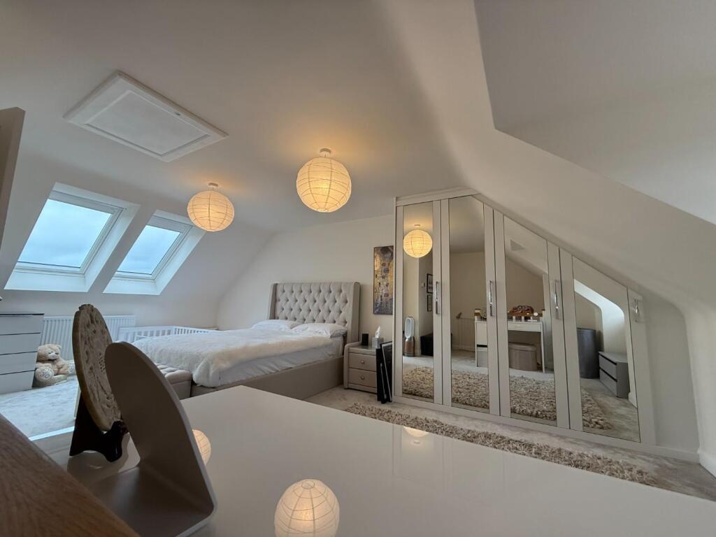 Bedroom 1a.JPG