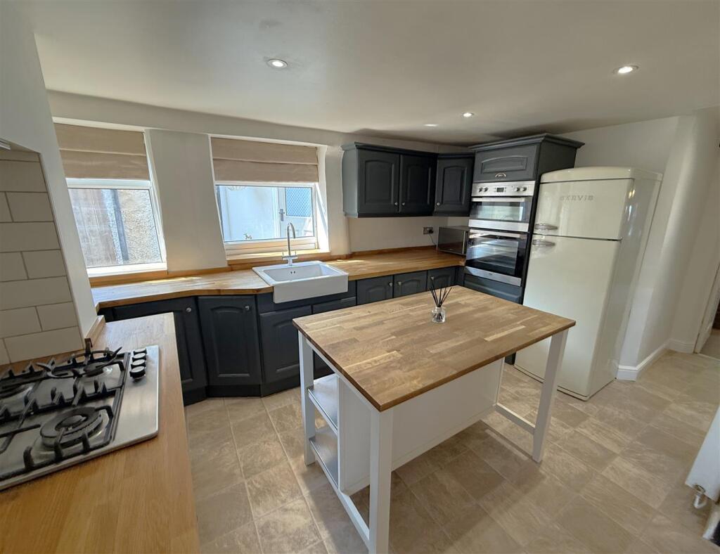 Kitchen A.JPG