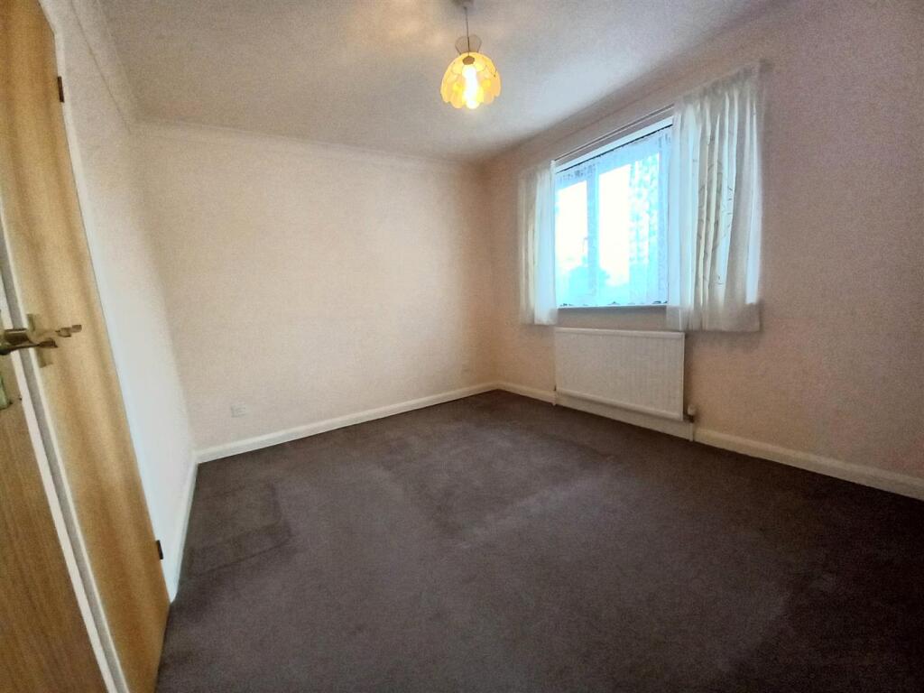 22 Kenwith Bed 2.jpg