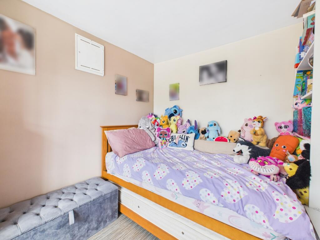 CAM03729G0-PR0020-STILL003