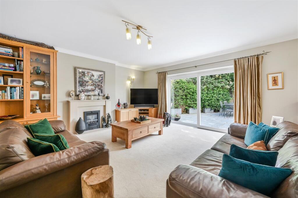 ALEXANDRA ROAD (11).jpg