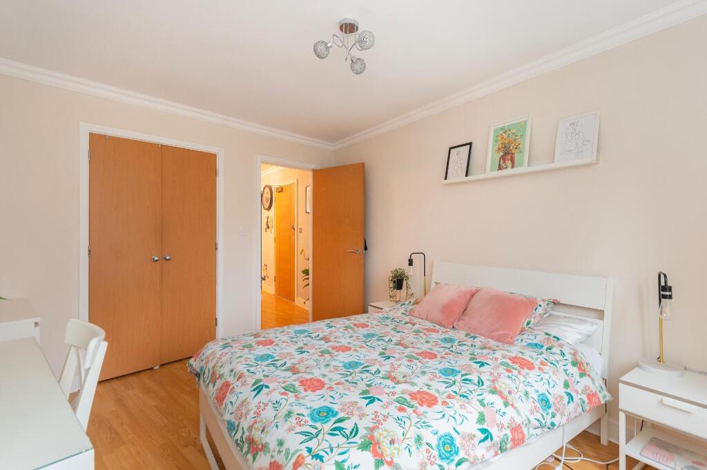 0G4ARD - Bedroom A.jpg