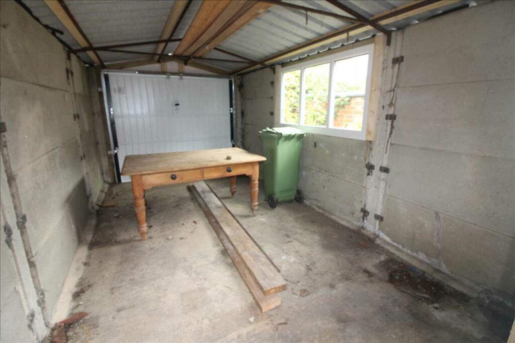 DETACHED GARAGE