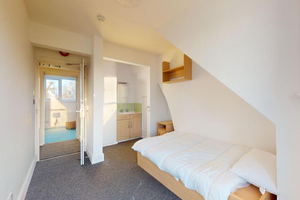 7 Hillmarton Road, Holloway, London N7 9JE