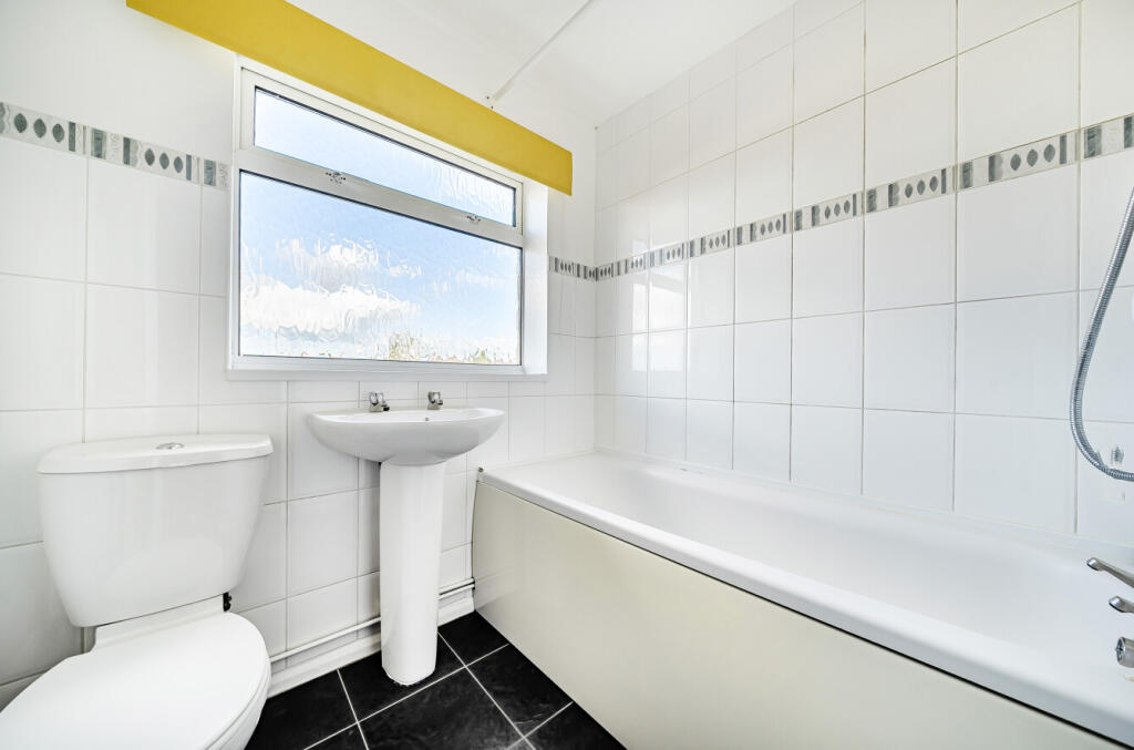 1302385176837378e724a0arw