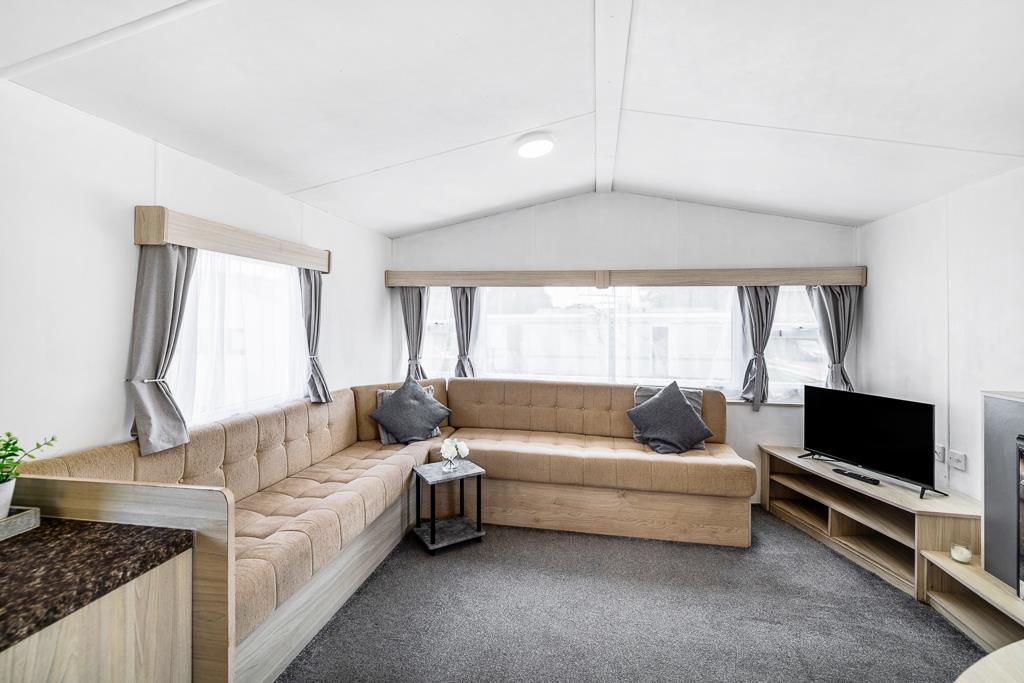 33 Oak Tree Holiday Village (Antons Gowt)-16.jpg