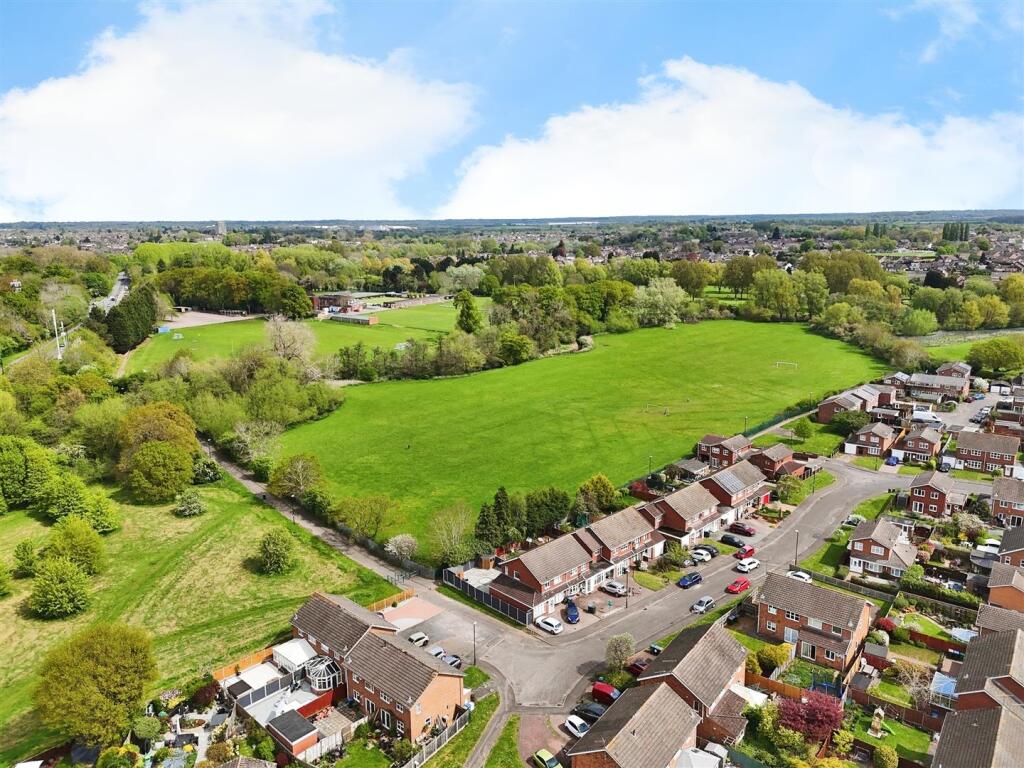 975a42f8--4DFF-AEA0-15E890058D83-21324-000012DEF2D