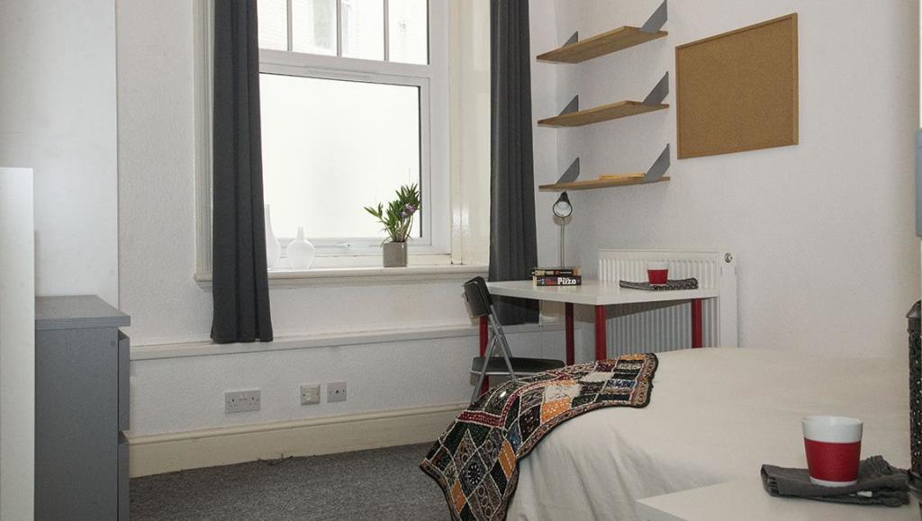 beddow-hall-5-bed-student-flat-24.jpg