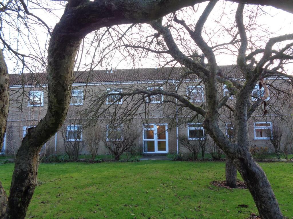 Reatta Court Rear Fl