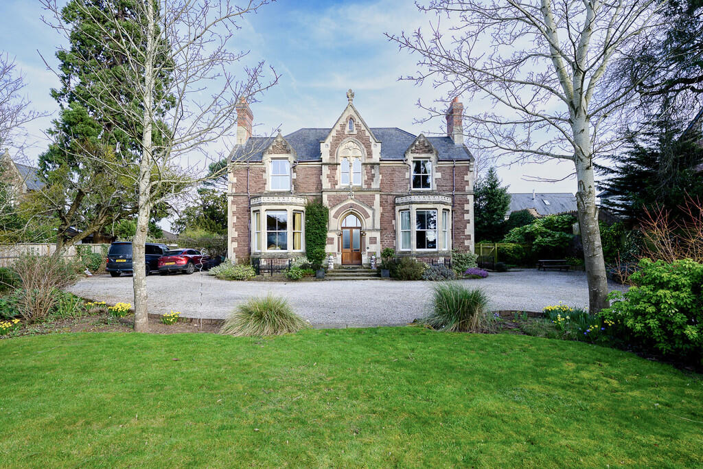 Chasewood Lodge f...